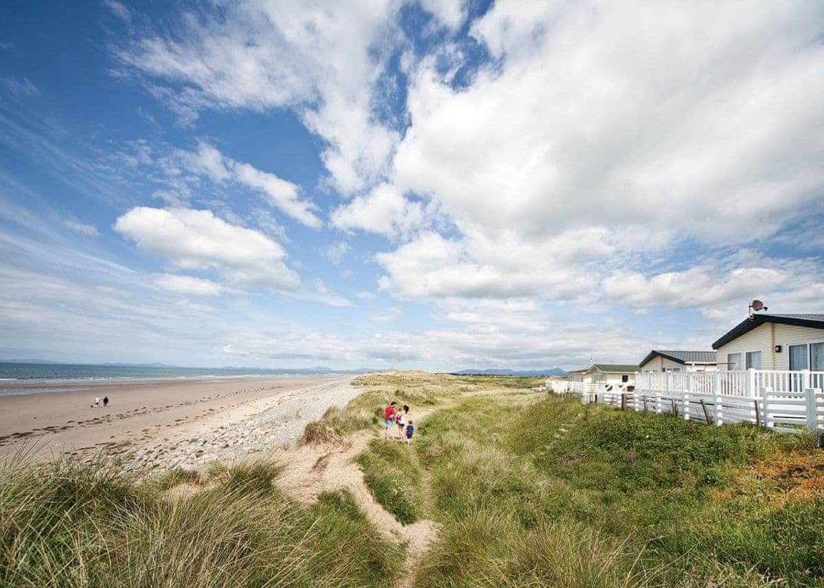 Barmouth Bay Holiday Park Llanddwywe Exterior photo